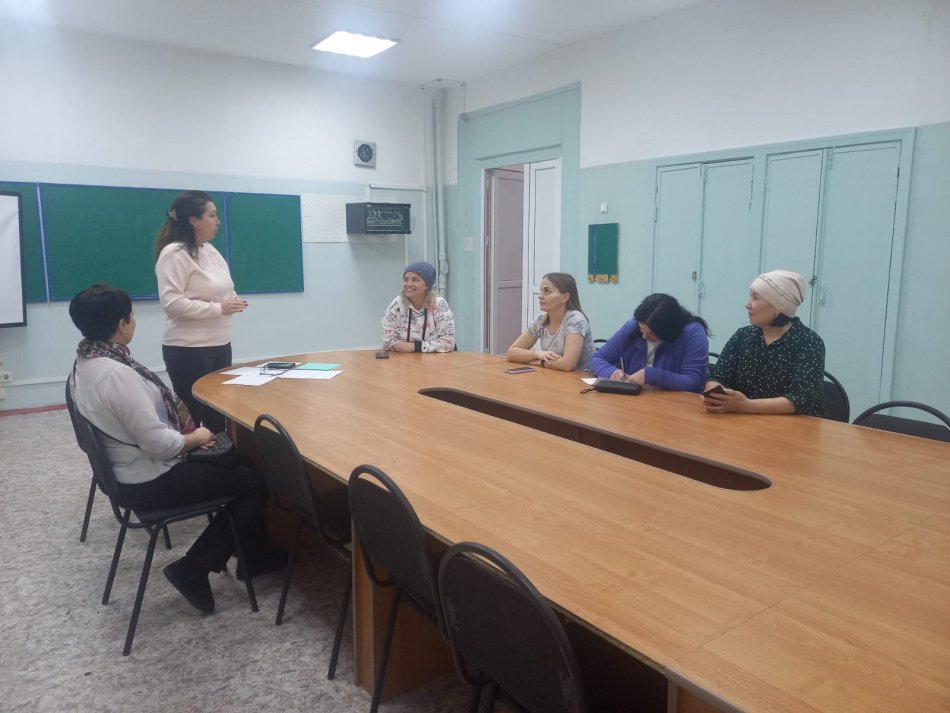 Ата-аналармен «Тәрбие берудегі ананың рөлі» атты сабақ өткізілді.
