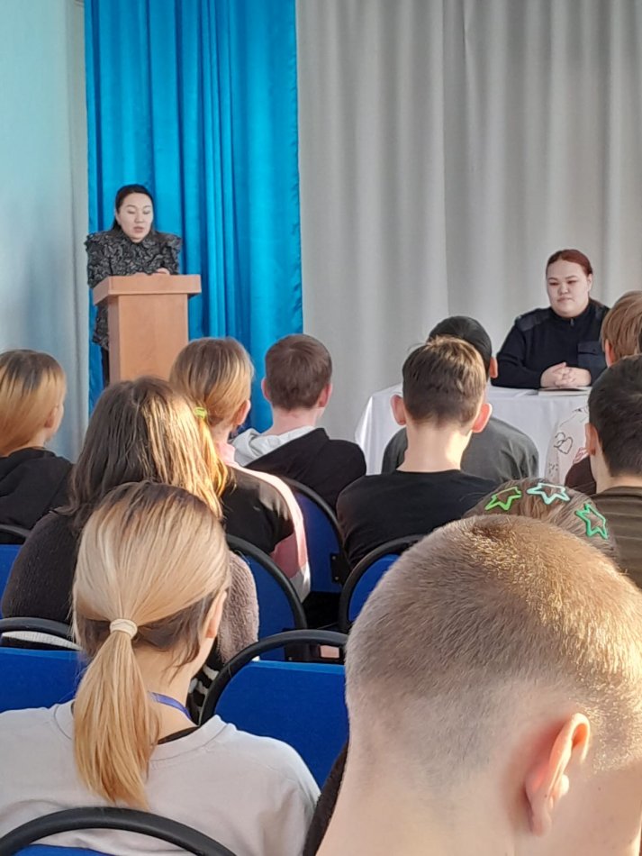 7-9 сынып оқушыларына «Жасөспірім және көше», «Құқық бұзушылық туралы түсінік, құқықтық жауапкершілік нысандары» тақырыбында профилактикалық дәріс өткізілді.