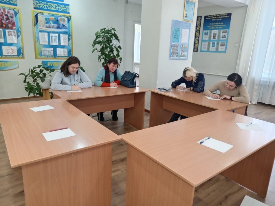«Даналық мектебі» клубы аясында бағдарлама бойынша«Ойындар балаларды дамыту құралы ретінде» тақырыбында сабақ өткізілді