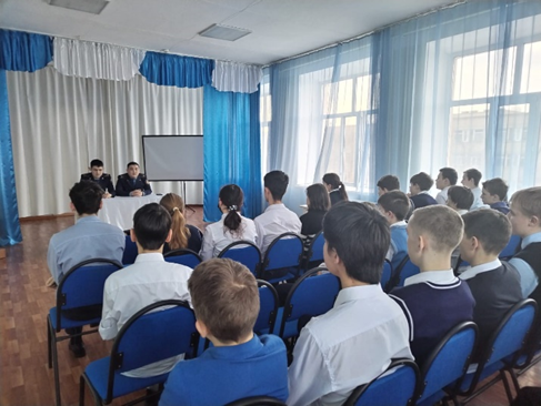 "Ересек өмір-ересек жауапкершілік" тақырыбындағы әңгімелесу
