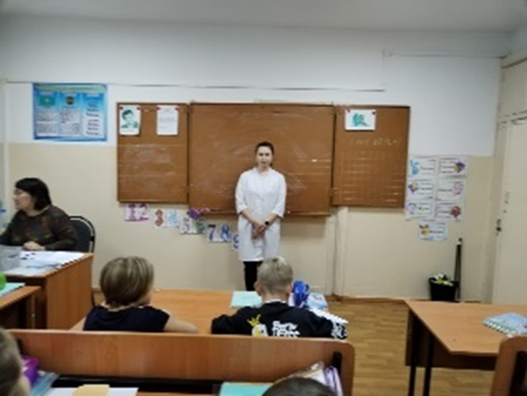 Мектептің медицина қызметкерлеріне 3-4 сынып оқушыларымен "бізге қызық" әңгіме