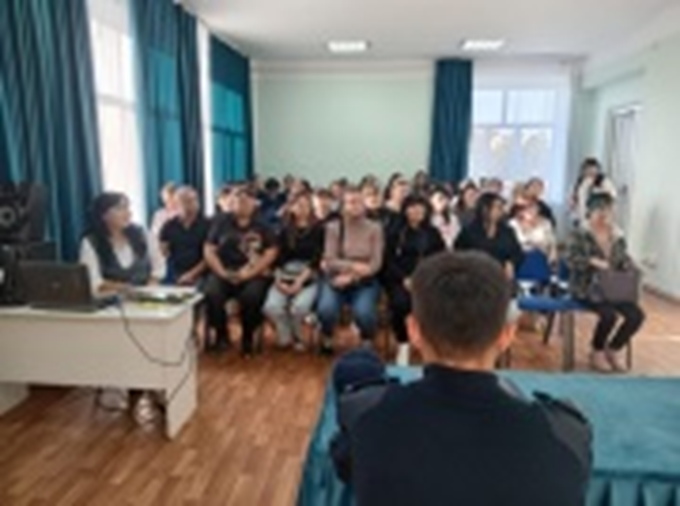 6-сынып оқушыларының ата-аналары арасында «Қауіпсіздік пен сенім – тірек қалыптастыру» тақырыбында сабақ өткізілді.