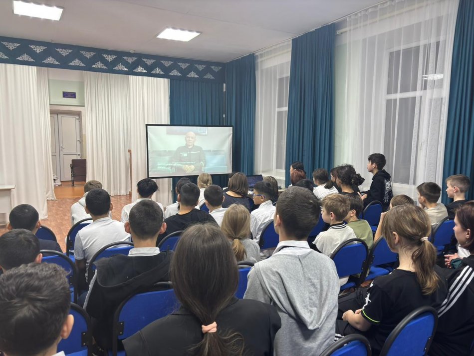 Цифрлық және әлеуметтік ортадағы өзекті қауіптерге арналған кешенді профилактикалық іс-шара